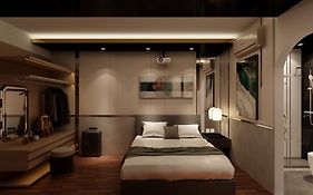 M&H Hotel